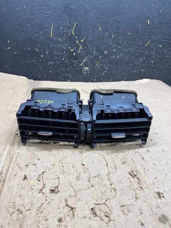 2006 - 2011 Lexus GS350 GS430 Center Air Vent Bezel Trim OEM x6227 DG
