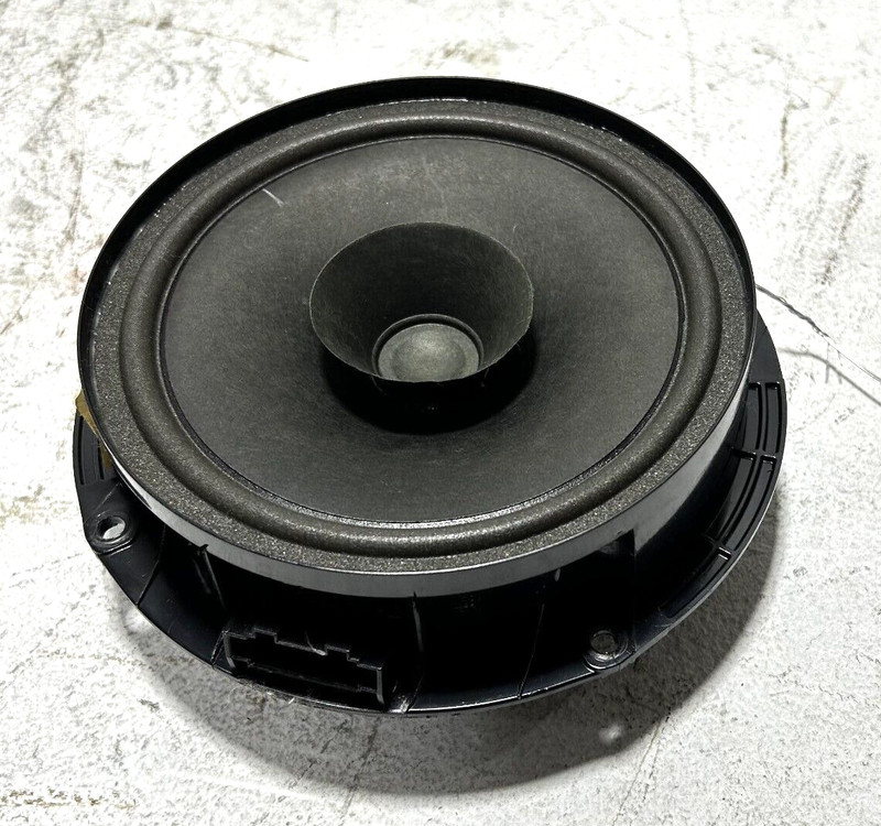 2012-2018 VOLKSWAGEN PASSAT S REAR LEFT OR RIGHT SIDE DOOR SPEAKER OEM