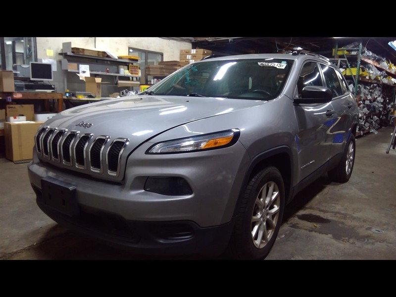 Coolant Reservoir Fits 14-18 CHEROKEE 1595785
