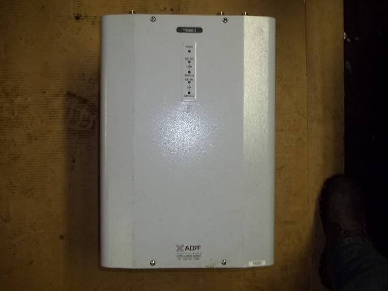 Advanced RF Technologies Trilogue-2 In Building Repeater T2NM100605 FOR PARTS