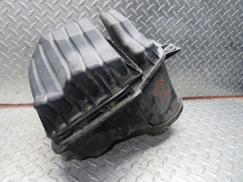 04 DODGE GRAND CARAVAN AIR CLEANER FILTER BOX 6 CYLINDER