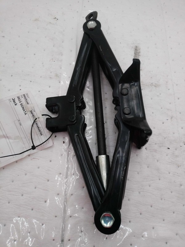2013 Hyundai Sonata Floor Jack, Used, 120K Miles, OEM Part #1596548