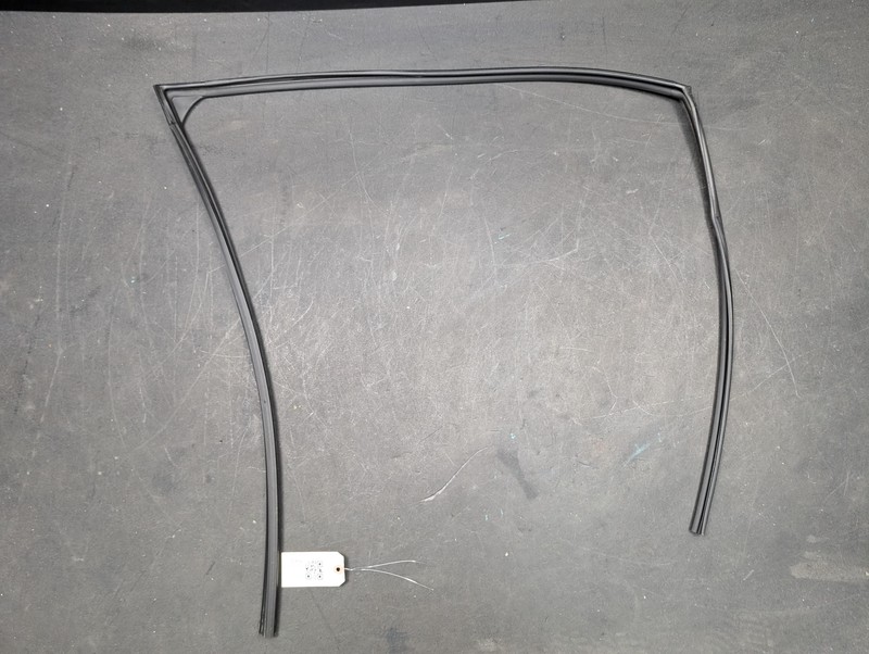 Front Right Door Window Glass Run Channel 2022 Subaru Crosstrek 2018 - 2023