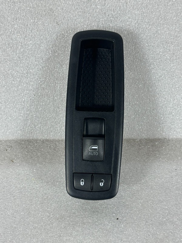 2010-2012 RAM 2500 3500 FRONT RIGHT PASSENGER DOOR WINDOW CONTROL SWITCH
