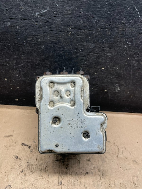 2004-2006 Chevrolet Express ABS Pump Control OEM 13567115 Module S8434 DG