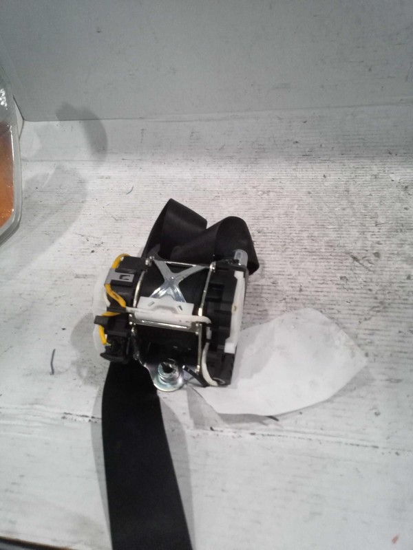 2013 BMW 328I OEM Used Front Right Seat Belt White 120K Miles NJ25-20362-497365