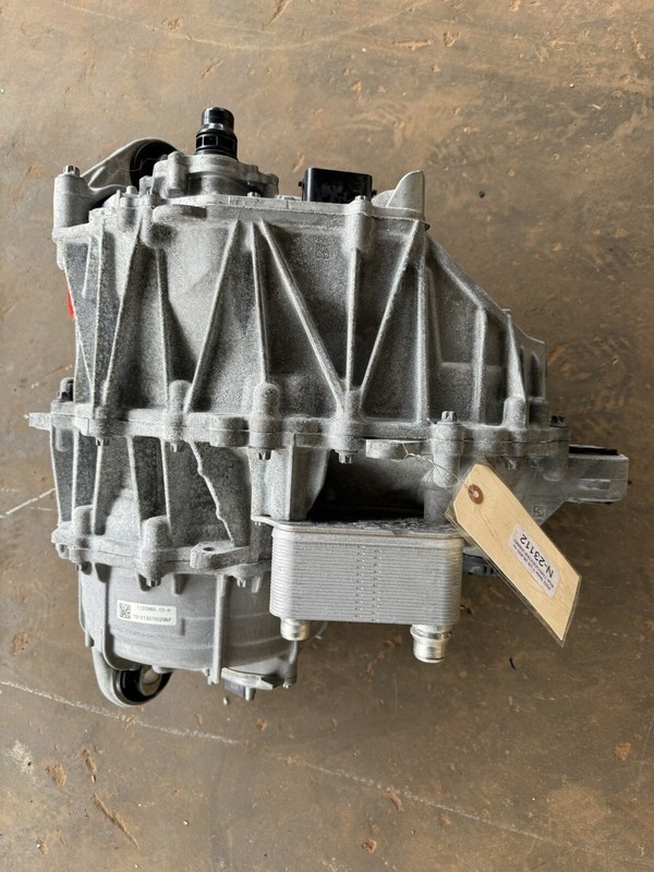 2020-2025 Tesla Model Y FRONT DRIVEUNIT MOTOR DRIVE UNIT1120960-10-H N-23112