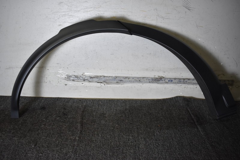 17-20 LAND ROVER DISCOVERY 5 L462 REAR RIGHT WHEEL WELL LINER ARCH FLARE MOLDING