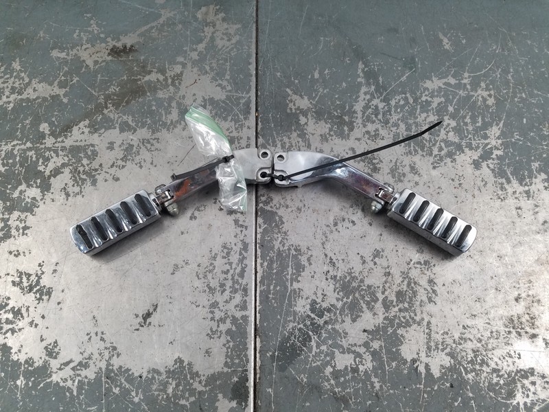 2008 07 08 Harley CVO Dyna FXDSE2Chrome Passenger Foot Pegs#7058 G5