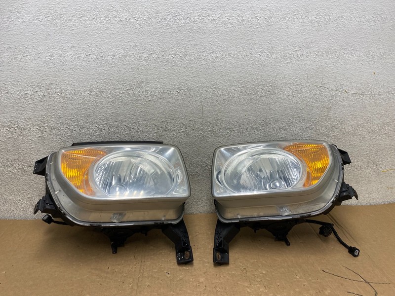 2003 to 2006 Honda Element Left+Right Side Headlights U9911 DW