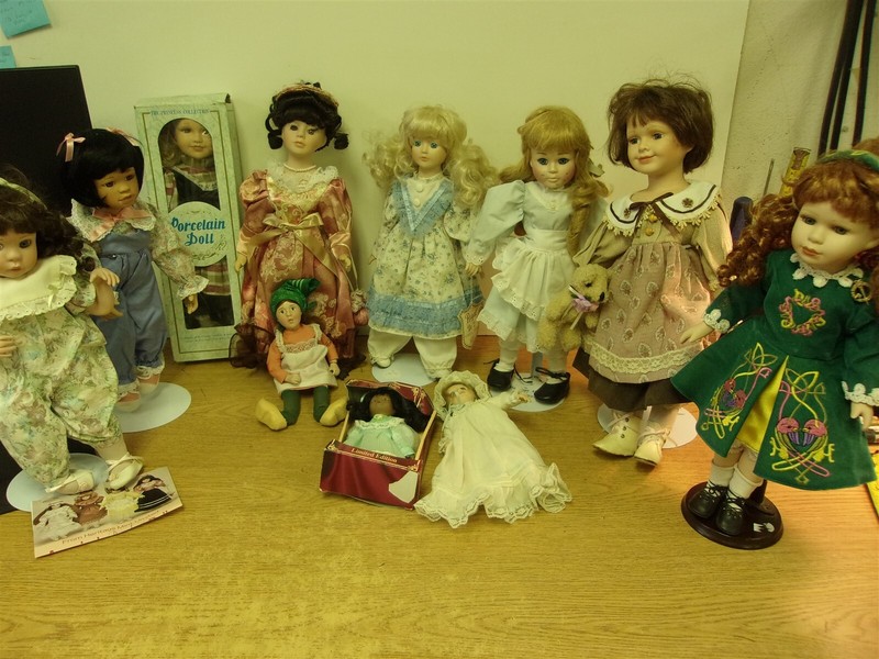 Porcelain Doll Collection, Set of 11 Princess Royal Heritage Mint FREE SHIPPING*