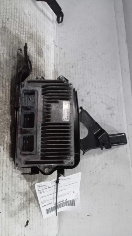2015 Honda CR-V Engine Control Module ECM OEM 378205LAA71 96K Miles Maroon