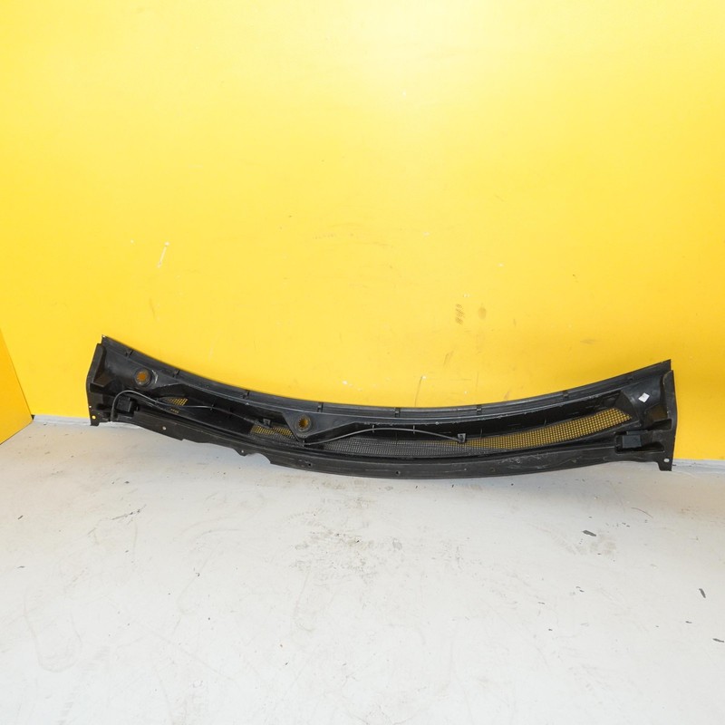 2022-2024 CHEVROLET TRAVERSE WINDSHIELD WIPER COWL COVER PANEL GRILLE 84334475