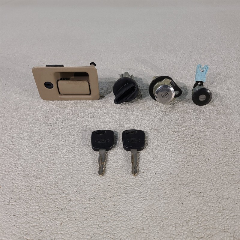 99-04 Mustang Ignition Door Trunk Lock Set Cylinder Key Aa7468