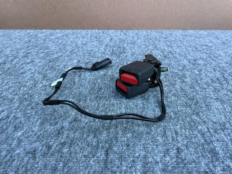 FORD MUSTANG MACH-E 2021-2026 OEM REAR RIGHT AND CENTER SEAT BELT BUCKLE ASSY