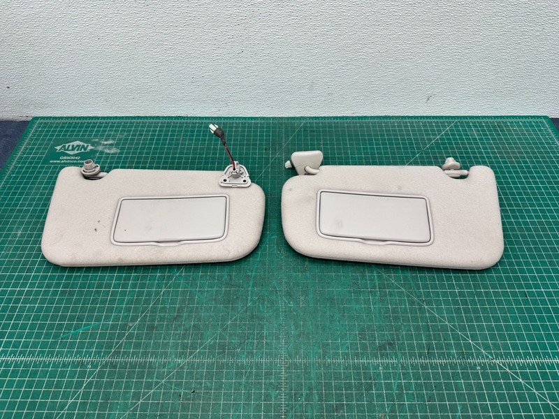 18-25 NISSAN LEAF - FRONT LEFT & RIGHT SIDE SUN VISOR SUNVISOR PAIR OEM
