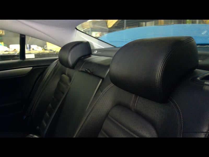 2010 CC VOLKS 2 Rear Headrests 1345193