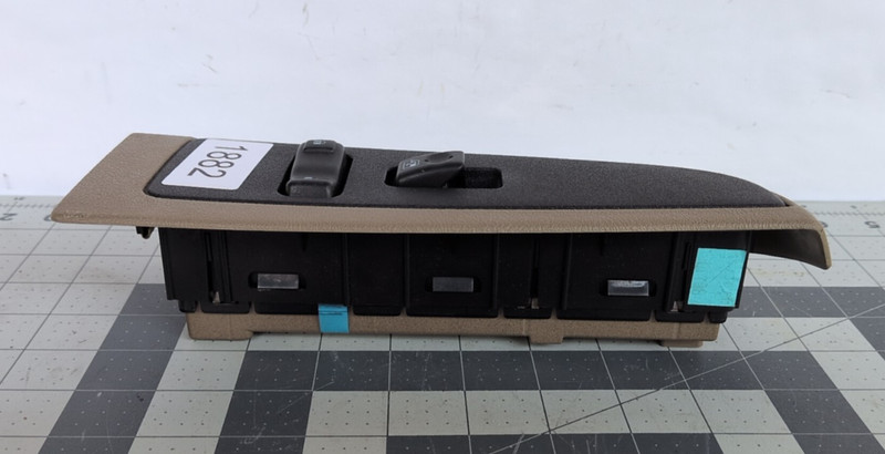 2003-06 Chevy Silverado/Tahoe RF Passenger WINDOW CONTROL SWITCH 15191372 Cream