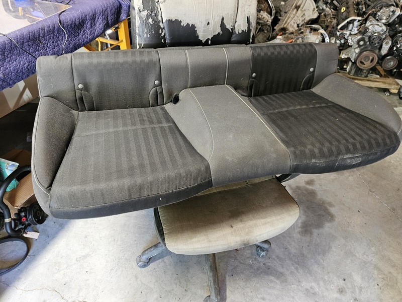 2011-2015 CHEVY CAMARO REAR SECOND ROW LOWER SEAT CUSHION BOTTOM OEM