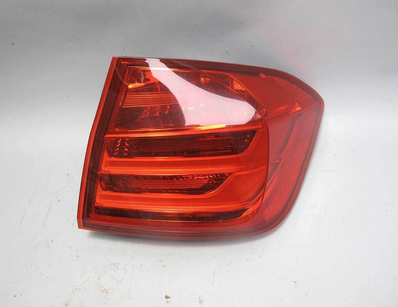 2012-2015 BMW F30 3-Series Sedan Early Right Rear Outer Tail Light Lamp LED OEM