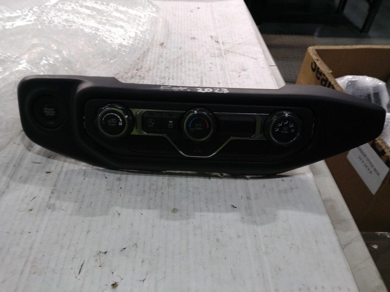 2021 Jeep Wrangler A/C Selector Switch OEM Black NJ25-21453-527594 80K Miles