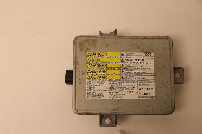 2014-2017 MASERATI QUATTROPORT LED HEADLIGHT BALLAST DRL MODULE UNIT OEM