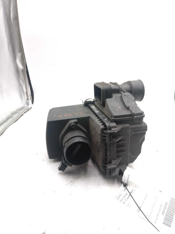 2022 Hyundai Venue Air Cleaner Assembly OEM 1.6L - Used, 85K Miles, Blue