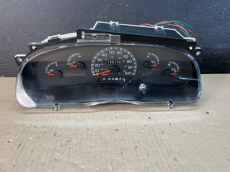 1999-2001 Ford Econoline E250 E350 Van Speedometer Instrument Cluster AE3353 DG