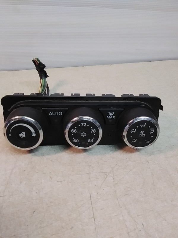 Peterbilt 579/Paccar Q21-6032-2341 H Climate Control