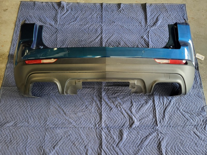 2019-2023 Cadillac XT4 Rear Bumper Cover OEM 84517047