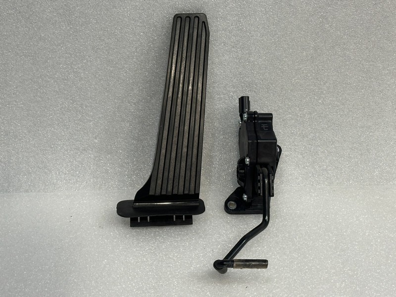 2013-2020 Lexus Gs350 Gas Accelerator Pedal 78110-30150
