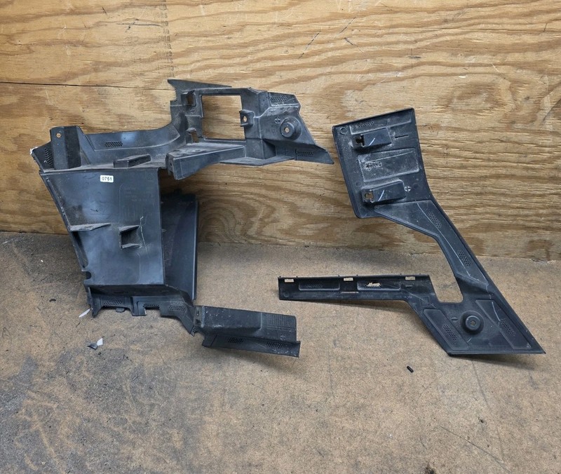 2021 22 2024 GMC Yukon XL Front Bumper-Filler Panel Air Duct Bracket Left LH OEM