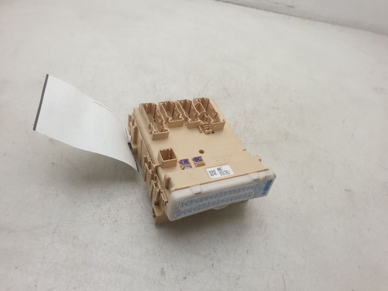 15 16 17 18 19 20 21 LEXUS NX300 FUSE JUNCTION BOX ASSEMBLY