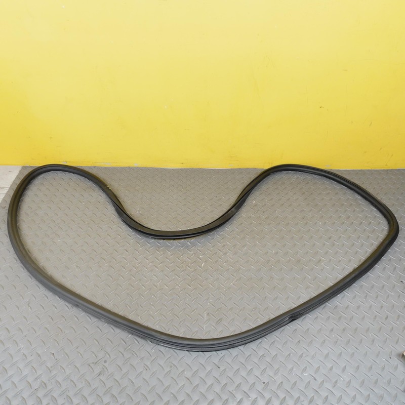 2019-2024 AUDI Q3 S-LINE FRONT RIGHT SIDE DOOR WEATHERSTRIP SEAL OEM 83A837912