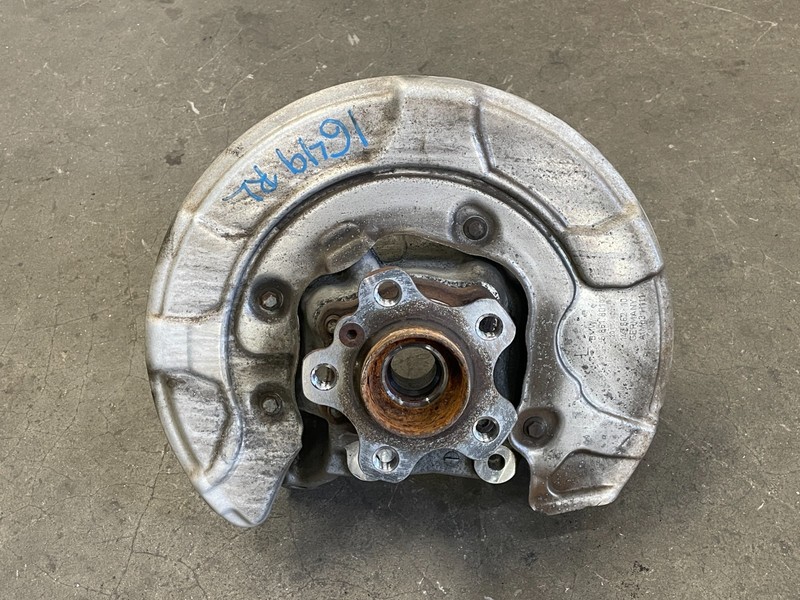 17 18 19 BMW G30 540i 530i Rear Left Driver Spindle Knuckle Hub RWD 1649 OEM