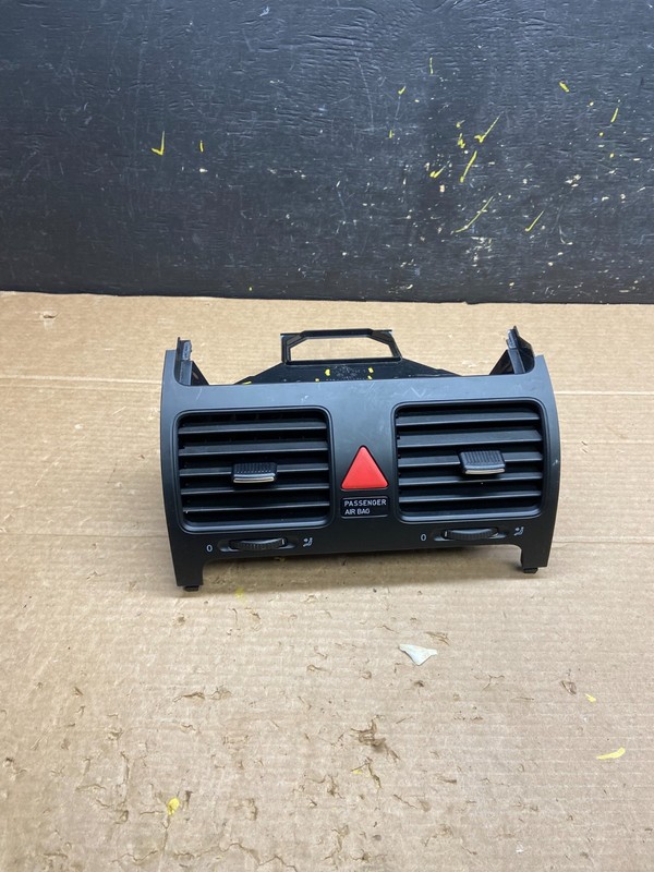 2005 - 2010 Volkswagen Jetta Rabbit Center Cosnole Dash Air Vent W1653 DG