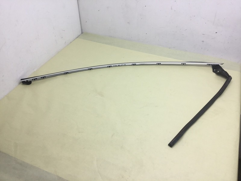 Jaguar XF Front Right Pass Door Upper Chrome Molding Weather Strip Seal 16-19 :Y