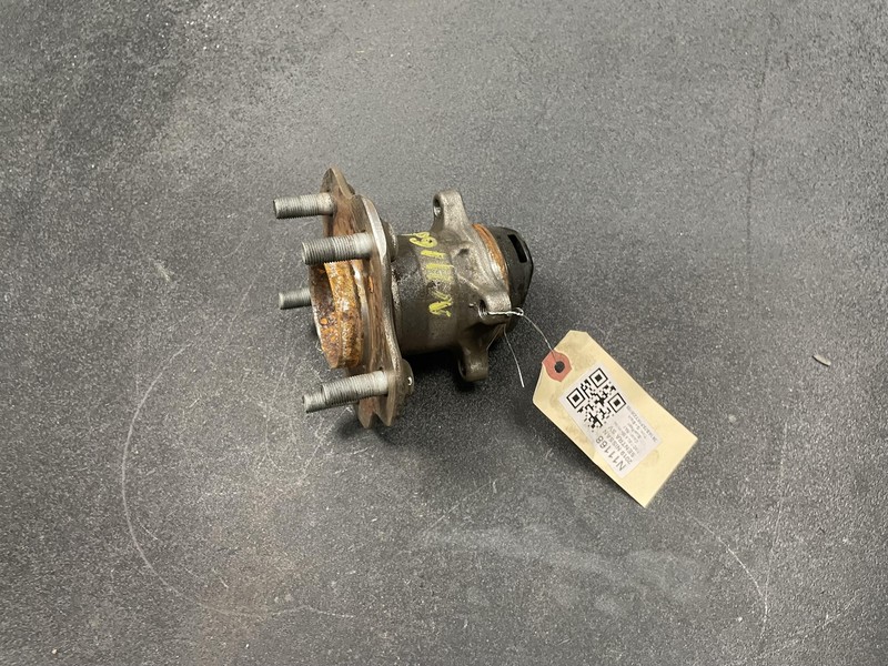 Rear Right Wheel Hub 2019 Nissan Sentra 43202-9AM0A 2015 2016 2017 2018