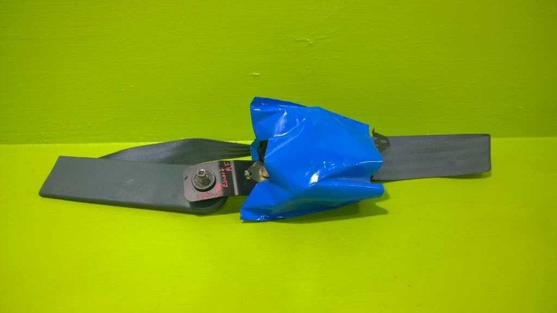 98 99 00 01 02 03 ESCORT PASSENGER RIGHT FRONT SEAT BELT RETRACTOR OEM 2790-19