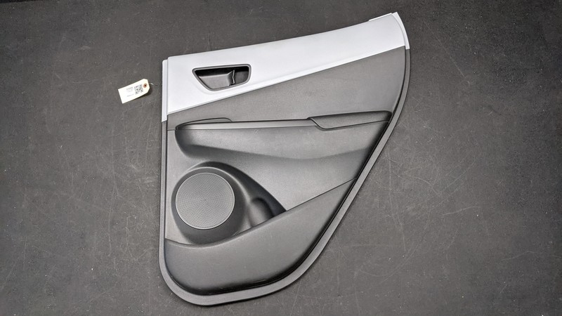 Rear Right Door Trim Panel 2019 Hyundai Kona 83308-J9000 2018 2020 2021