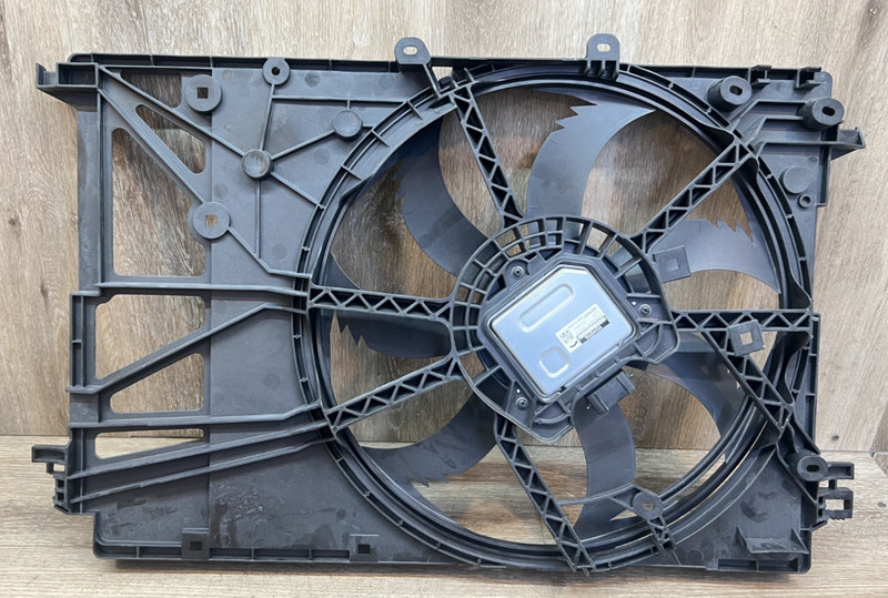 2018 - 2024 Toyota Camry Radiator Cooling Fan Motor And Module 16363-31490