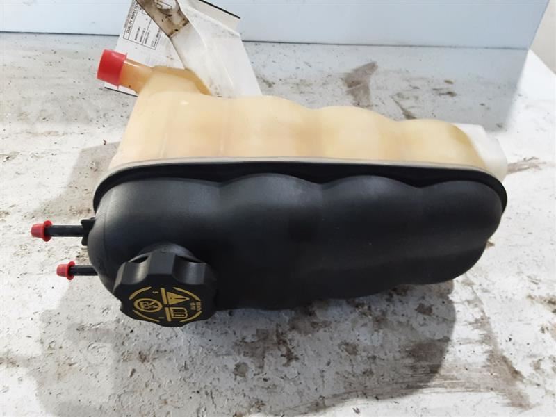 Coolant Reservoir Classic Style Fits 14-19 SIERRA 1500 PICKUP 3224395