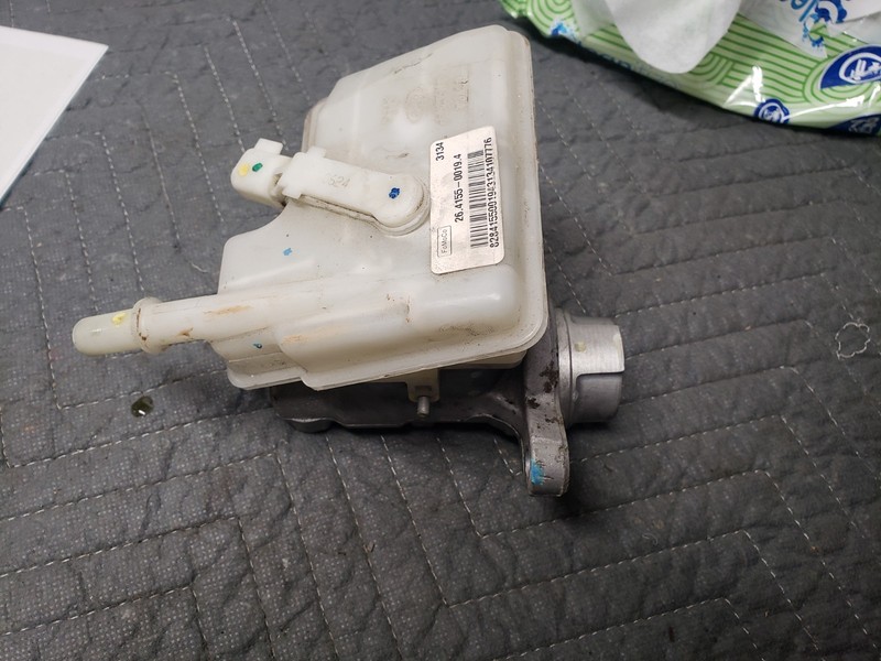 Brake Master Cylinder Fits 13-19 ESCAPE 104017182