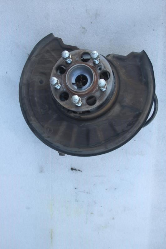 2010-2015 MERCEDES C250 C350 C204 COUPE RIGHT REAR KNUCKLE SPINDLE HUB