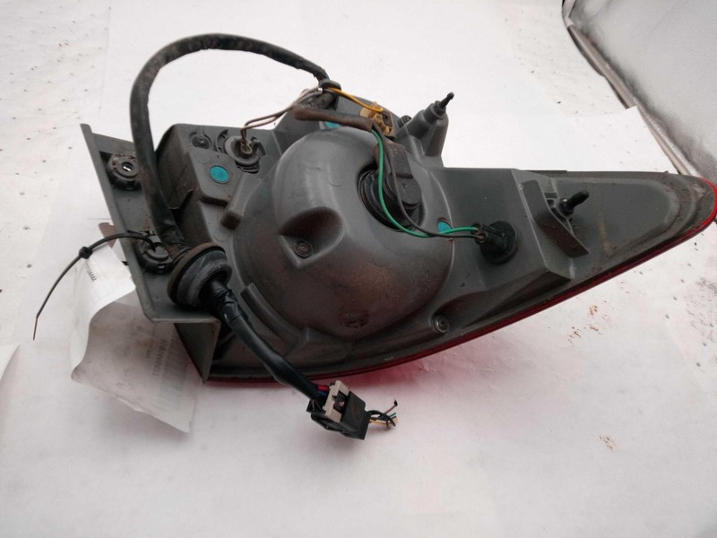 Used Right Tail Light Assembly fits: 2013 Chevrolet Cruze quarter panel mounted