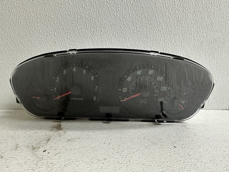 2004-2006 Hyundai Elantra Sdn A/TCluster Speedometer tach gauges panel