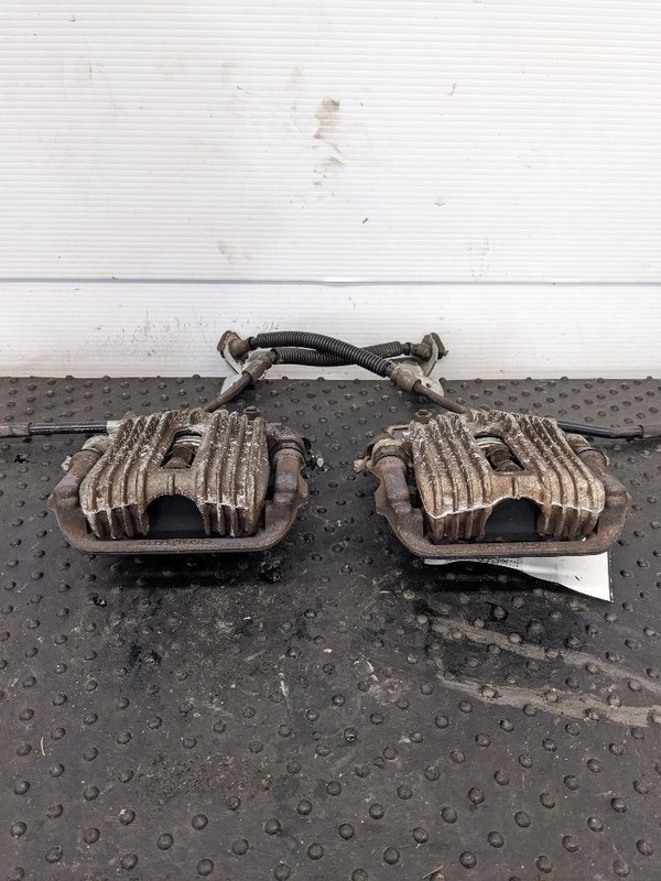 Driver Left Passenger Right Caliper Rear Set Fits 89-96 CORVETTE 1185757