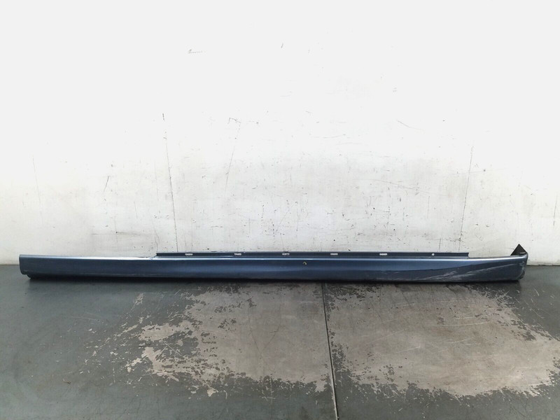 2006 Pontiac GTO Right Side Skirt Rocker Panel - * #8075 G5