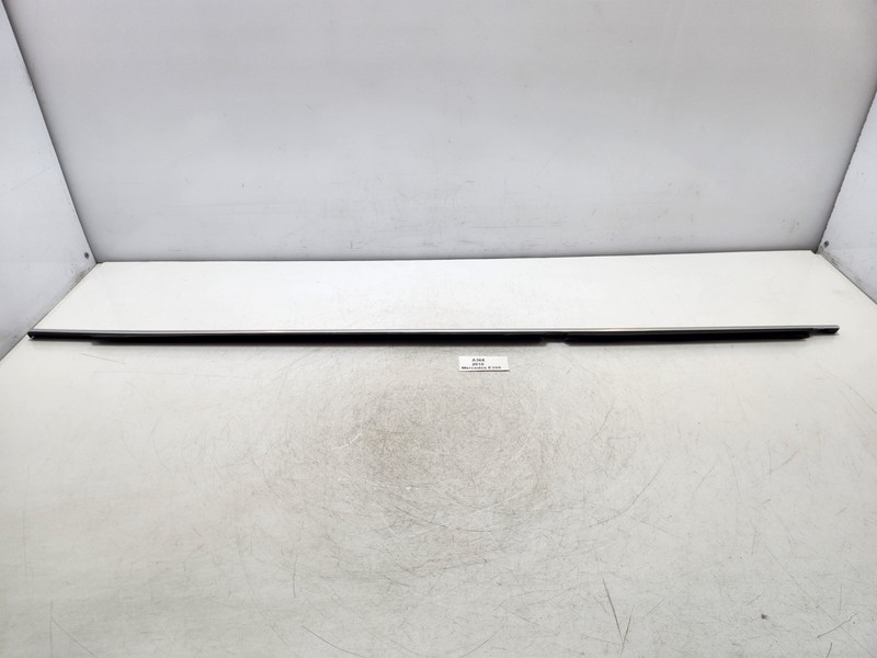 ✅ 10-16 OEM Mercedes W212 E350 Rear Right Passenger Door Window Belt Molding