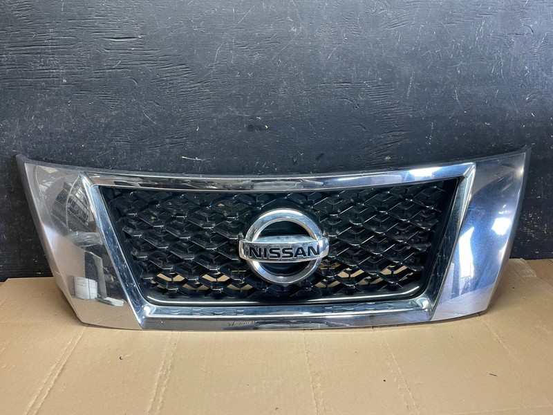 2013 to 2016 PathfinderFront Upper Chrome Grill Grille OEM s5740 DG